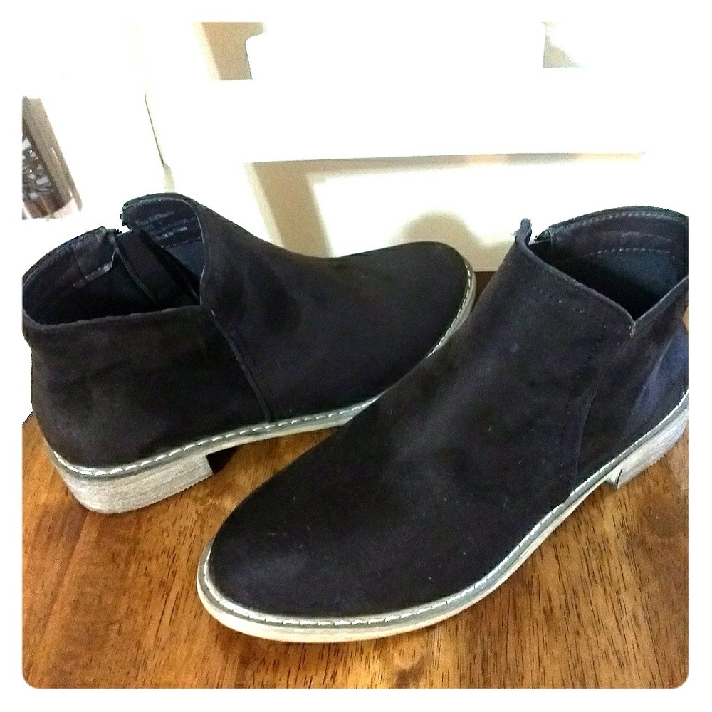 NWOT Size 9 Women's Boots